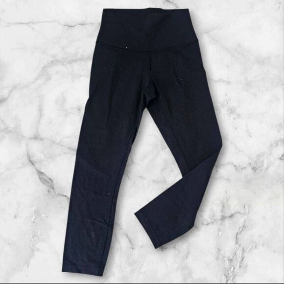 Lululemon Size 4 Black Wunder Under - Picture 1 of 2